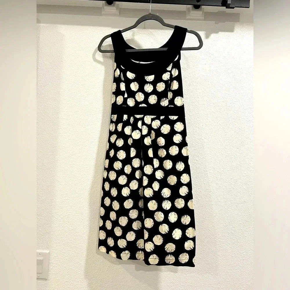 Motherhood Dress, M,EUC, stay cool and comfortable this summer!​